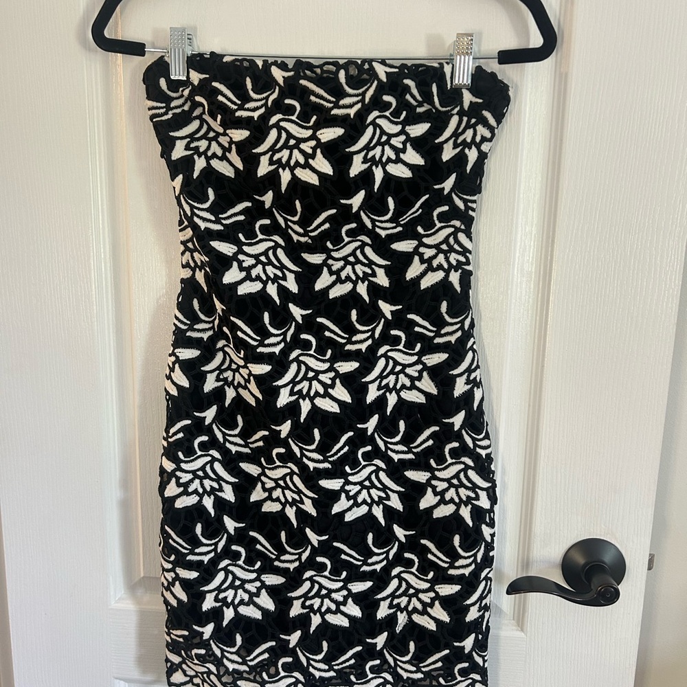 Lulus Black and White Floral Print Mini Dress Size Small